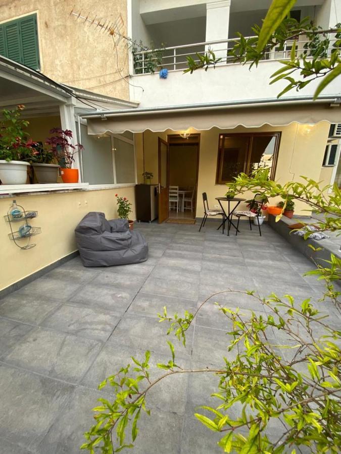 Saranda Beach Apartment Экстерьер фото