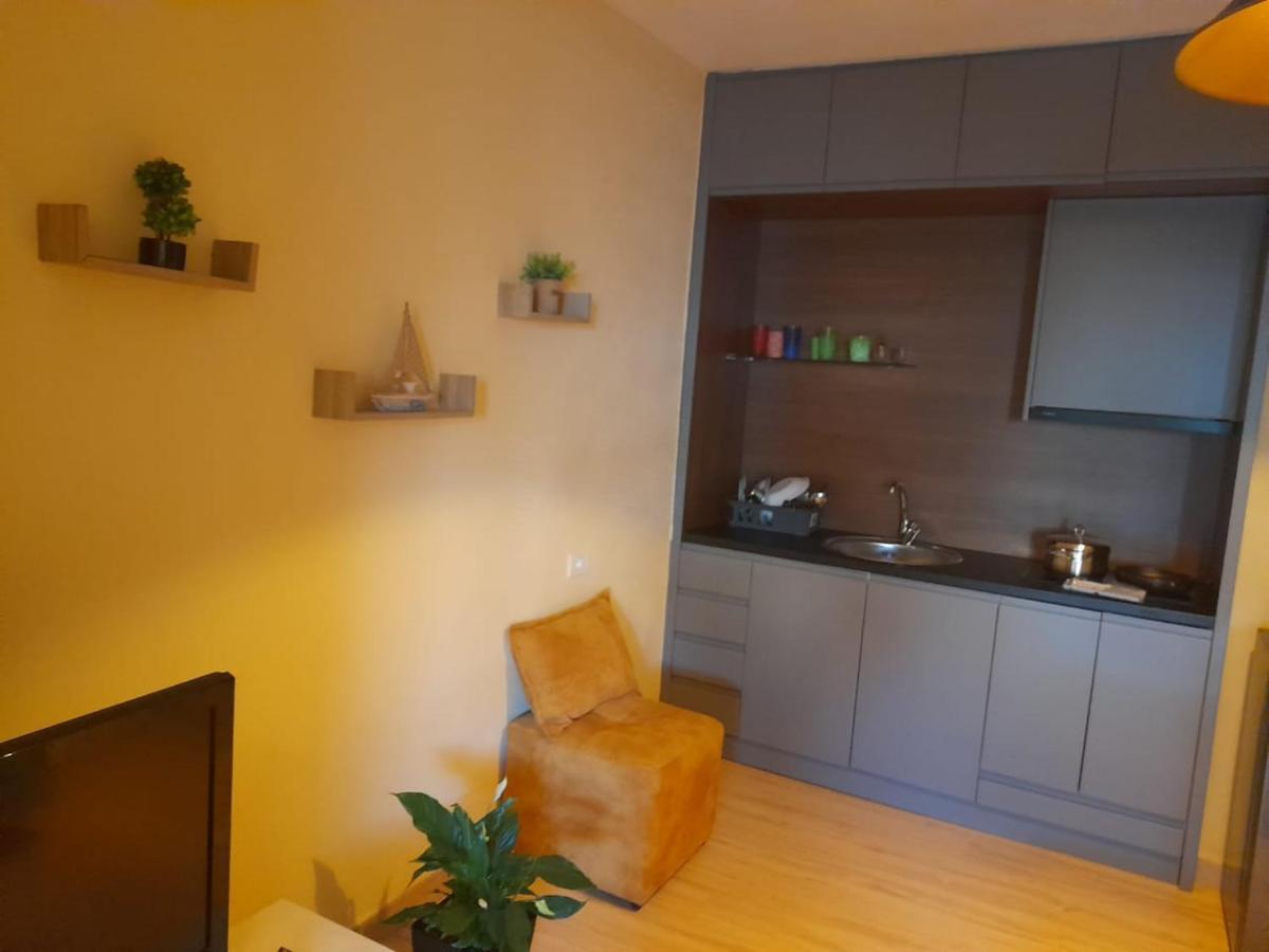 Saranda Beach Apartment Экстерьер фото